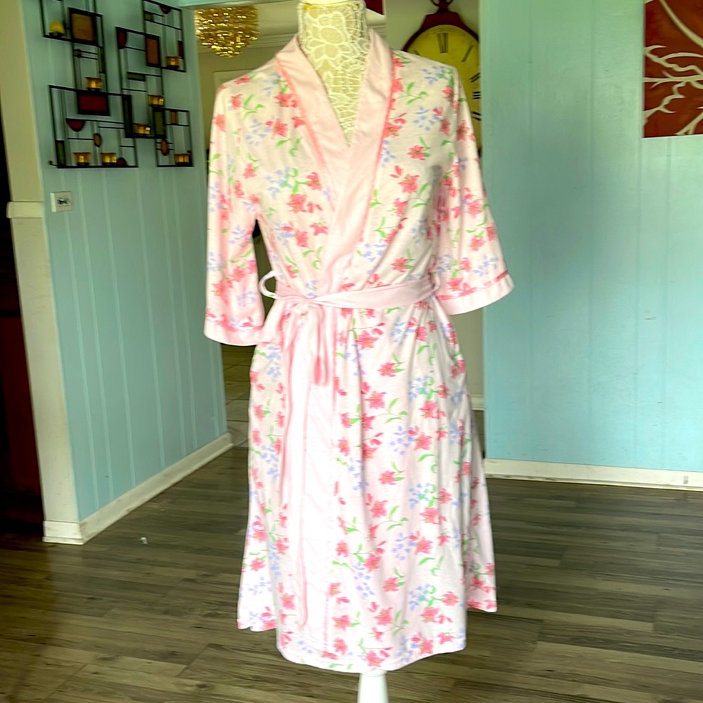 NWOT Blair pink floral cotton robe